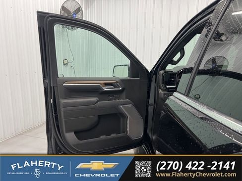Used 2025 Chevrolet Silverado 1500 High Country AWD/4WD image 8