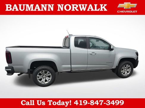 Used 2017 Chevrolet Colorado LT w/ LT Convenience Package RWD image 5
