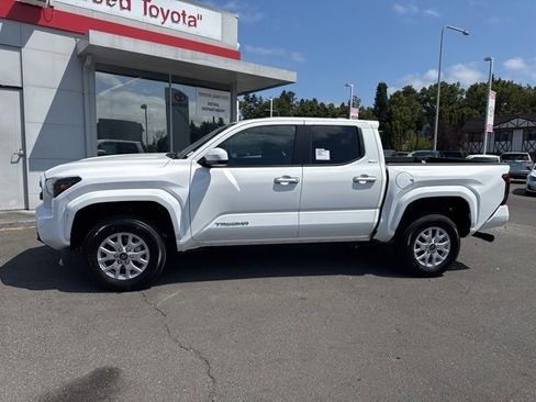 New 2025 Toyota Tacoma SR5 image 6