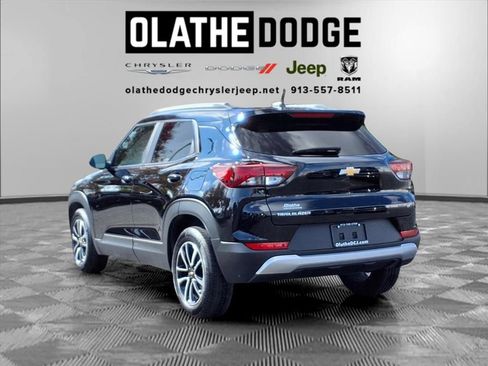 Used 2025 Chevrolet TrailBlazer LT image 3