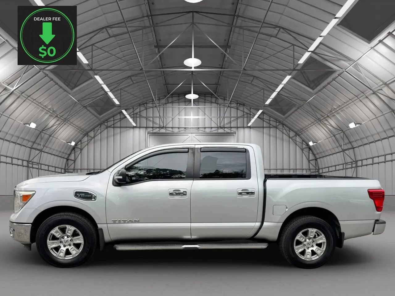 Used 2017 Nissan Titan SV AWD/4WD image 2