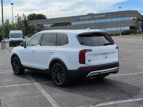 Certified 2022 Kia Telluride SX w/ SX Prestige Package AWD/4WD image 3
