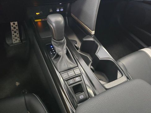 Used 2025 Toyota Camry SE image 34