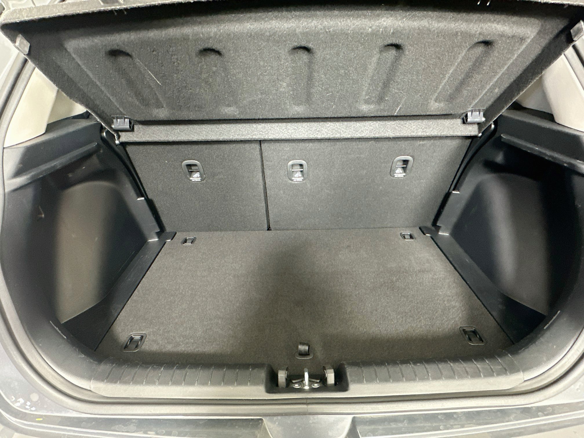 Used 2025 Hyundai Venue SEL FWD image 28
