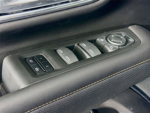 Used 2022 GMC Yukon AT4 AWD/4WD image 24
