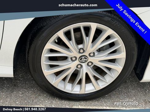 Used 2019 Toyota Camry XLE FWD image 18