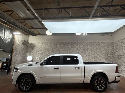 Used 2025 RAM 1500 Big Horn AWD/4WD image 4