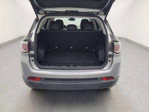 Used 2018 Jeep Compass Limited w/ Navigation Group AWD/4WD image 29