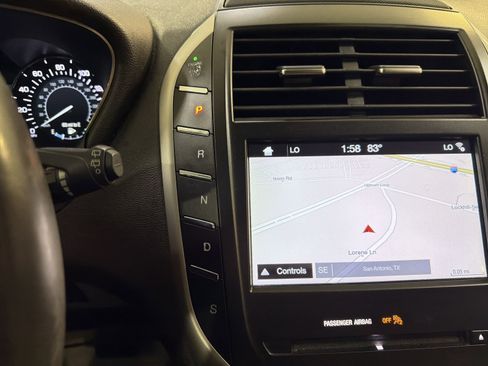 Used 2019 Lincoln MKC Select w/ Select Plus Package FWD image 21
