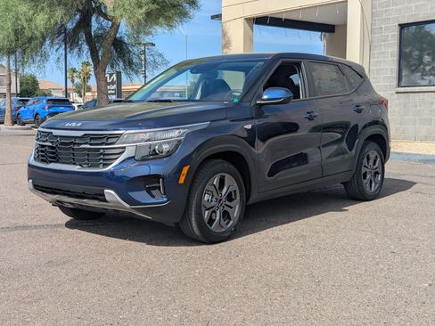New 2026 Kia Seltos LX FWD image 6
