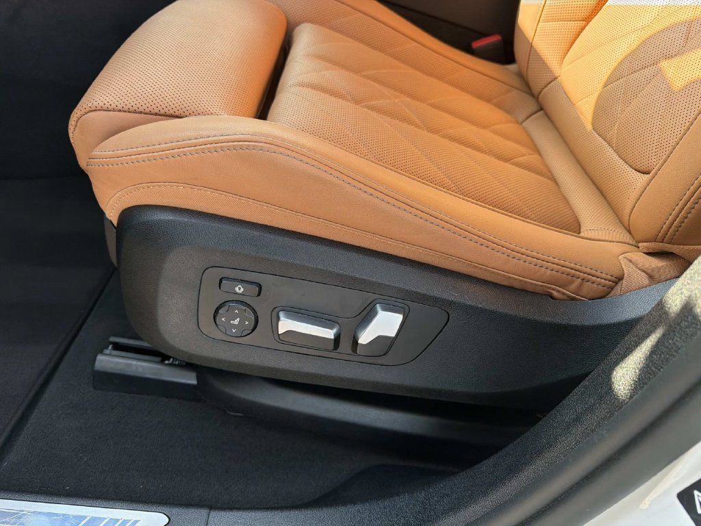 Used 2026 BMW X6 xDrive40i AWD/4WD image 17