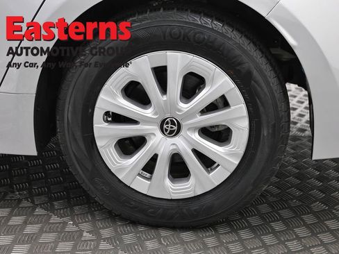 Used 2021 Toyota Corolla LE w/ Carpet Mat Package (TMS) image 33