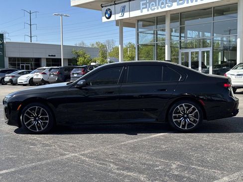 Certified 2023 BMW 760i xDrive w/ Executive Package AWD/4WD image 8