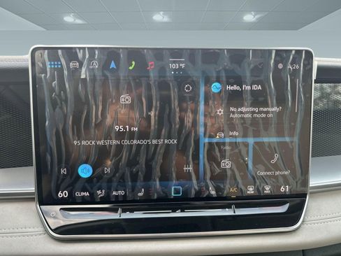 Certified 2025 Volkswagen Tiguan SE image 20