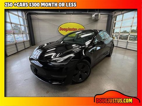 Used 2021 Tesla Model 3 Standard Range Plus RWD image 1