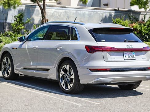 Used 2022 Audi e-tron Premium AWD/4WD image 6