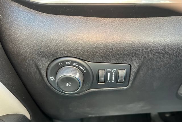 Used 2024 Jeep Compass Limited AWD/4WD image 12
