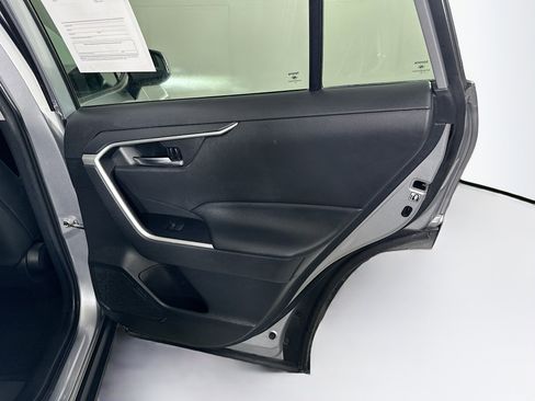 Used 2020 Toyota RAV4 XLE w/ Convenience Package image 31