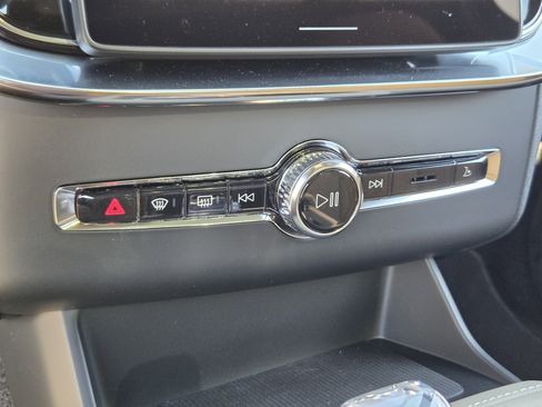 New 2026 Volvo XC90 B6 Plus image 21