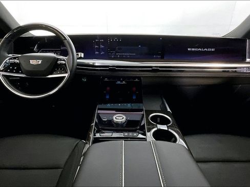 Used 2025 Cadillac Escalade Premium Luxury image 21