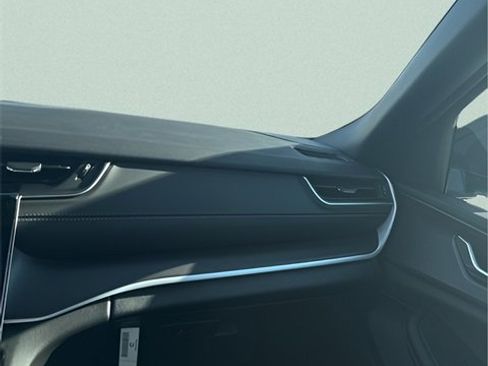 New 2025 Jeep Grand Cherokee Altitude image 22