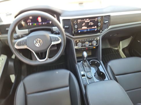 Used 2022 Volkswagen Atlas SE w/ Panoramic Sunroof Package AWD/4WD image 13