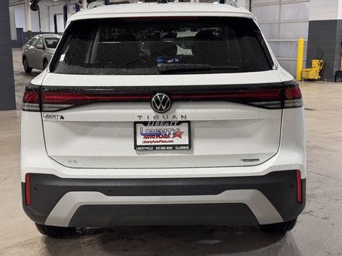 New 2026 Volkswagen Tiguan SE AWD/4WD image 12