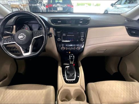 Used 2020 Nissan Rogue SV FWD image 6