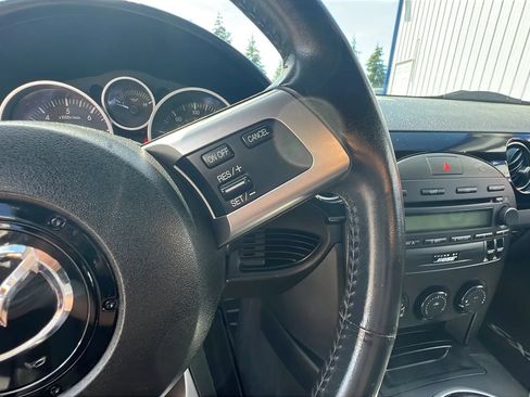 Used 2006 MAZDA MX-5 Miata Grand Touring RWD image 18