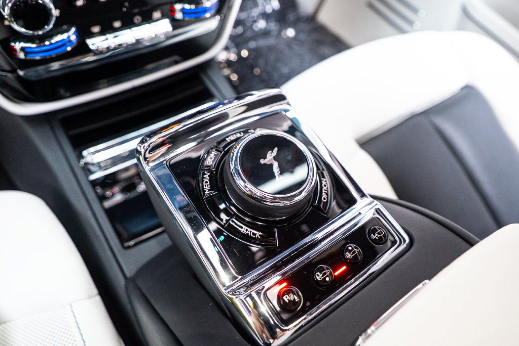 Used 2022 Rolls-Royce Phantom Sedan w/ The Phantom Package RWD image 53