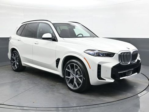 Used 2026 BMW X5 xDrive40i w/ M Sport Package AWD/4WD image 2