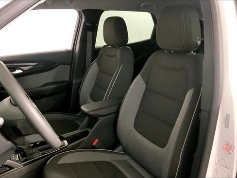 Used 2025 Chevrolet TrailBlazer LT AWD/4WD image 22