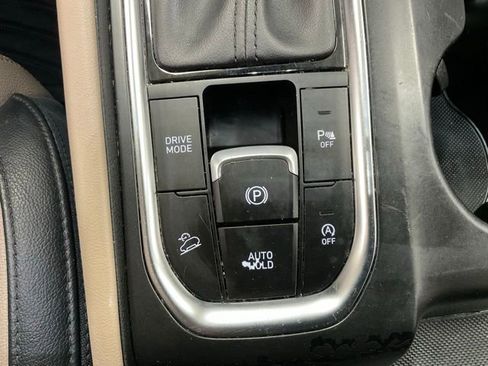 Used 2019 Hyundai Santa Fe Limited image 33