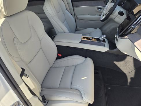 New 2026 Volvo XC90 T8 Ultra image 16