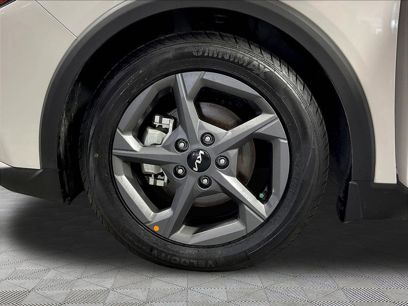 Certified 2025 Kia K4 FWD image 33
