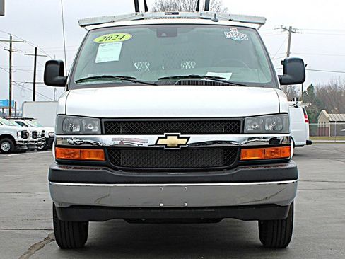 Used 2024 Chevrolet Express 2500 w/ Driver Convenience Package image 13