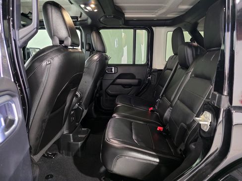 Used 2021 Jeep Wrangler Unlimited Sahara w/ Uconnect 4C Nav & Sound Group image 19