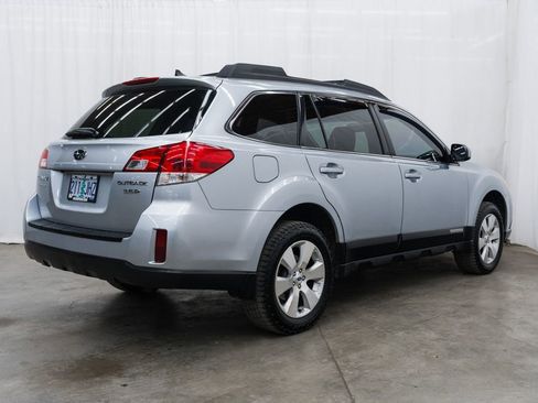 Used 2012 Subaru Outback 3.6R Limited image 6