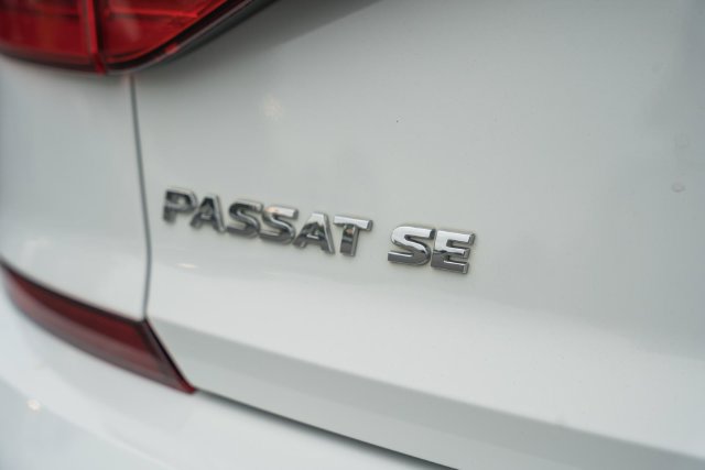 Used 2016 Volkswagen Passat 1.8T SE FWD image 9