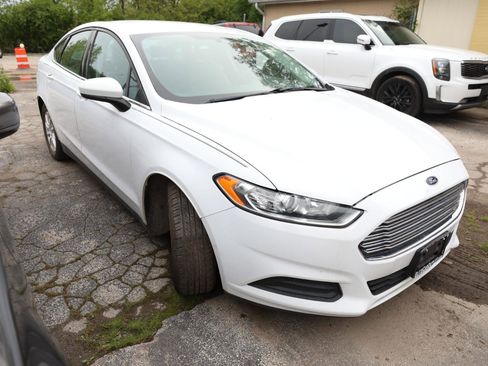 Used 2016 Ford Fusion S FWD image 4