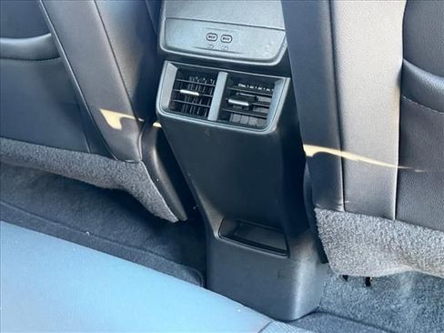 Certified 2025 Chevrolet Equinox LT w/ Convenience Package II AWD/4WD image 11