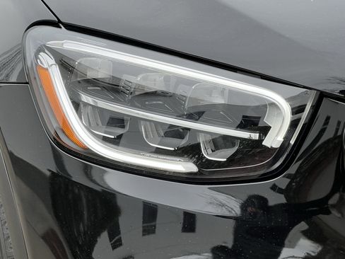 Certified 2022 Mercedes-Benz GLC 300 image 11