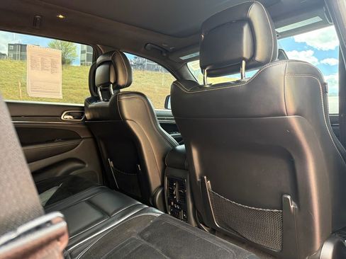 Used 2017 Jeep Grand Cherokee SRT image 28