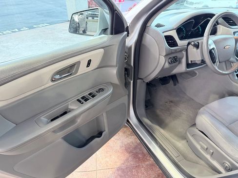 Used 2017 Chevrolet Traverse LT image 10