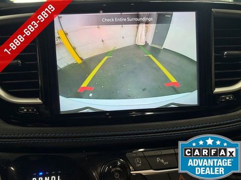 Used 2021 Chrysler Pacifica Touring-L w/ Uconnect Theater Family Group FWD image 16