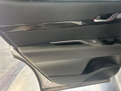 Used 2023 Hyundai Palisade Calligraphy image 17