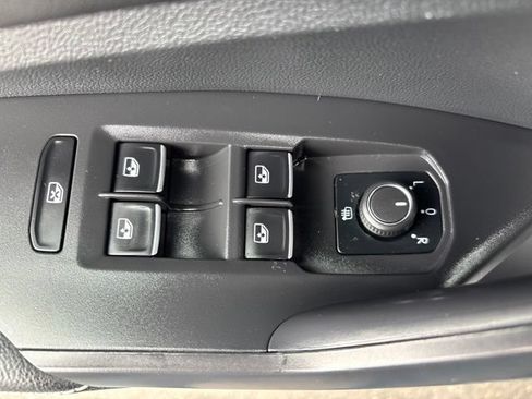 Used 2024 Volkswagen Jetta SE FWD image 12