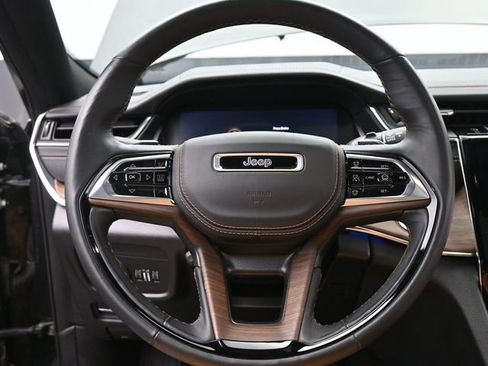Used 2024 Jeep Grand Cherokee L Summit w/ Advanced Protech Group IV AWD/4WD image 30