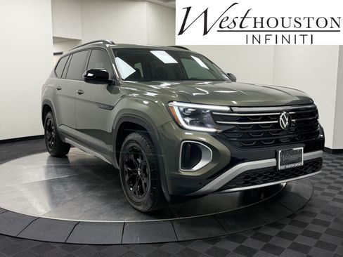 Used 2026 Volkswagen Atlas Peak Edition AWD/4WD image 1