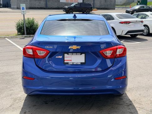 Used 2017 Chevrolet Cruze LT w/ Convenience Package FWD image 5
